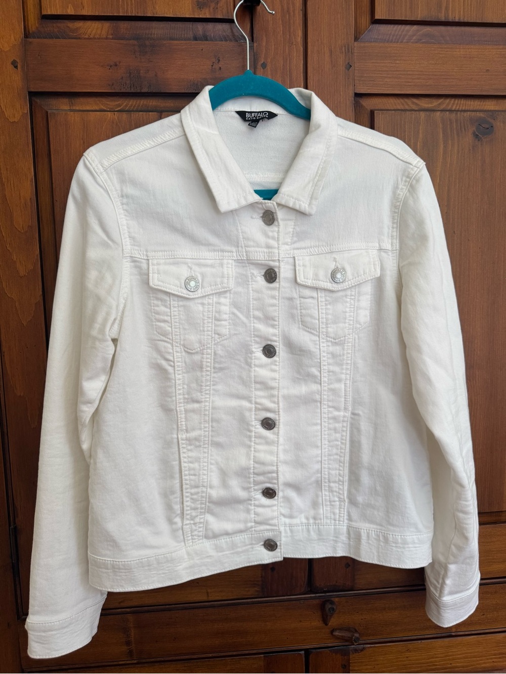 Buffalo Size Medium White Soft Denim Jacket - Classic Women's Trucker. NWOT